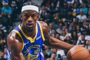 最后被帽真沒(méi)辦法！勇士官方發(fā)布贏(yíng)球海報 巴特勒榮登封面