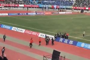 球員飛踹裁判后續！川超回應：公安機關(guān)對涉事人員進(jìn)行調查處理