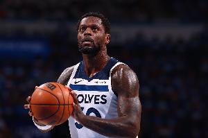 攻防建功！蘭德?tīng)枔寯嗄吕?一條龍反擊起飛滑翔暴扣