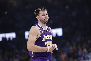 東契奇：我們大概是凌晨三點(diǎn)到的密爾沃基 這是一次漫長(cháng)的旅程