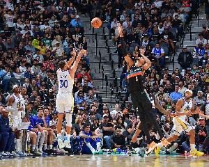 勇士VS馬刺裁判報告：1次漏判?？怂雇迫朔敢?對勇士不利