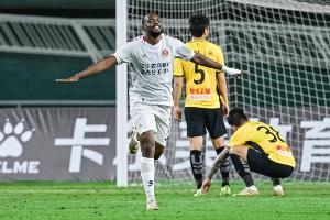 姆本扎：我可以自己打網(wǎng)約車(chē)、點(diǎn)外賣(mài) 中國足球要重視青訓建設