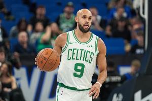 狀態(tài)回歸！德里克·懷特半場(chǎng)8中5&三分4中3拿到15分7板4助2帽