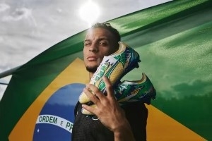 安東尼長(cháng)篇專(zhuān)訪(fǎng)?偶像是梅西丨感謝曼聯(lián)丨拒絕拜仁丨渴望世界杯