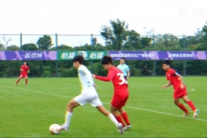 暖心互動(dòng)！中足聯(lián)視頻回顧于大寶與英超講師觀(guān)戰青少年精英聯(lián)賽