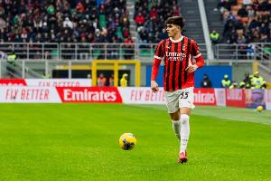 巴特薩基：魔笛是偉大的冠軍球員，全隊都要向他學(xué)習心態(tài)和個(gè)性