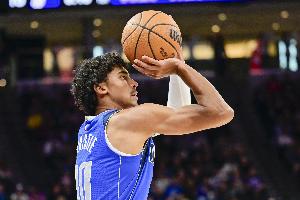 中規中矩！克里斯蒂10中5&三分6中3拿到15分7板 出現3失誤