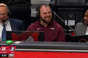 楊瀚森下放訓練漲球！開(kāi)拓者G聯(lián)盟球隊混音主帥場(chǎng)邊觀(guān)賽喜笑顏開(kāi)