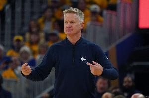 科爾：當我們的失誤比對手少時(shí)戰績(jì)是8勝0負 反之是1勝8負