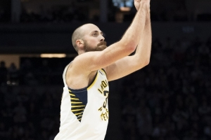 攻防都奇兵！赫夫替補27分鐘 13中7&三分9中4砍20分5板4助3帽