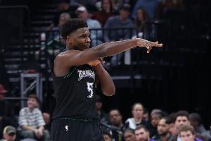 很是積極！愛(ài)德華茲打滿(mǎn)首節9中4砍12分 另有1前場(chǎng)板&2斷1帽