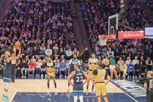 準備了個(gè)啥？???♂?戈貝爾罰球離譜三不沾 主場(chǎng)觀(guān)眾狂噓