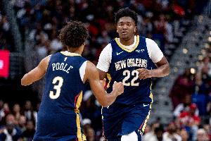 奎因砍鵜鶘隊史中鋒最年輕30+！也是隊史首位單場(chǎng)命中率超65%新秀