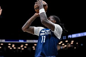 半節時(shí)間打花！里德正面遠距離三分轟進(jìn) 森林狼第二節以16-0開(kāi)局