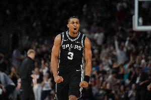 太猛了！凱爾登·約翰遜12投9中&三分5中3 高效砍下25+7