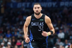 隊記：獨行俠賽季艱難克萊或成交易焦點(diǎn) 重建已成球迷心中的共識