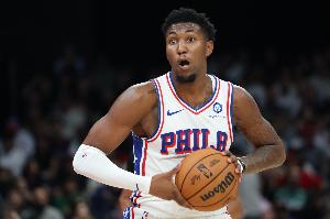 將功補過(guò)！愛(ài)德華茲前四節鐵到家&加時(shí)連得5分 全場(chǎng)拿7分4板3助