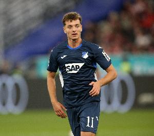 德媒：霍村前鋒阿斯拉尼加盟拜仁一事遠未確定，但他確實(shí)符合要求