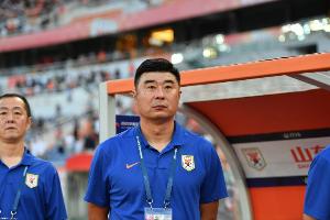 魯媒：韓鵬最大優(yōu)勢在威望，收官戰表現決定其競爭正式帥位的前景