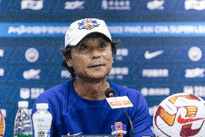 曲剛：我們理論上還沒(méi)有降級但困難很大，希望職業(yè)球員不要放棄