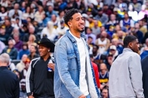 哈利伯頓曬多套場(chǎng)邊穿搭：這賽季你們得看到不少我的私服穿搭