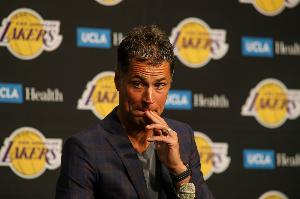 前高管：湖人也得解雇佩林卡 留用他在東契奇時(shí)代就別想奪冠