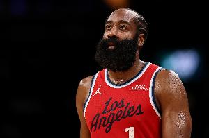 ??登哥心里苦??！哈登半場(chǎng)狂轟24分3板3助 隊友最高才6分…