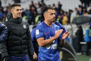 記者：李可因傷沒(méi)有參加全隊賽前合練，明天能否首發(fā)是個(gè)未知數