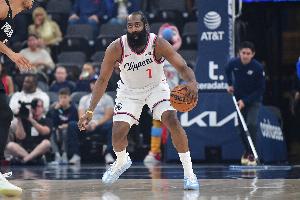 給年輕人的建議？哈登：放開(kāi)打 只要出現機會(huì )就大膽出擊