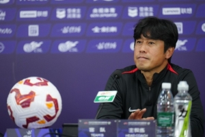 成都蓉城賽前：明天會(huì )拿出百分百的斗志全力拼搏，爭取拿下三分！