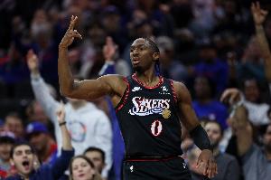 有沒(méi)有機會(huì )破紀錄？馬克西突破上籃拿到第50分 生涯最高52分！