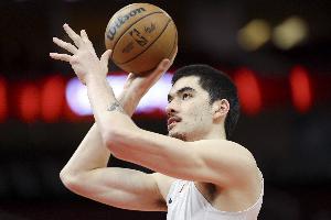 新技能？埃迪弧頂接球命中追身三分球