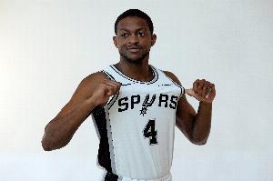 沒(méi)文班沒(méi)問(wèn)題！馬刺過(guò)去三場(chǎng)比賽缺少文班皆取勝