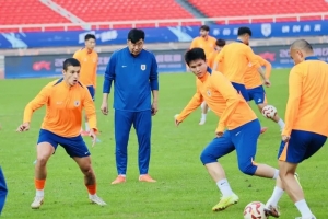 魯媒：依木蘭、陳澤仕參加訓練，兩人有望上演本賽季中超首秀