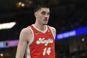 籃下四個(gè)人只看不防？埃迪肆虐國王內線(xiàn)連續暴扣得分