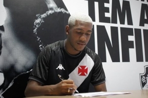 法爾克：拜仁球探關(guān)注南美市場(chǎng)，考察19歲邊鋒拉揚、19歲邊衛索薩