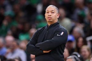 落后魔術(shù)26分！快船記者發(fā)推：這比賽太丑陋了