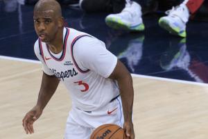 南村群童欺我老無(wú)力！保羅弧頂擋拆球被直接捅掉 貝恩笑納快攻