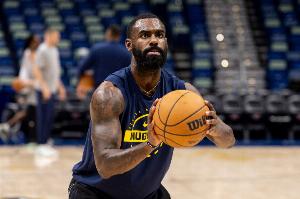 狀態(tài)回暖！小哈達威第三節2中2拿到5分1籃板