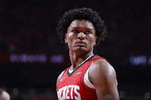 難救主！阿門(mén)·湯普森18中10拿到22分7板2斷 正負值-10