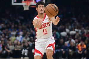 謝天謝地！謝潑德底角三分命中后直塞喂餅阿門(mén) 火箭全場(chǎng)首次領(lǐng)先