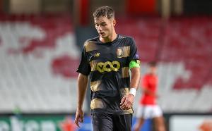 26歲國米舊將范赫斯登宣布退役，本月遭遇生涯第三次膝蓋韌帶重傷