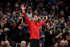 相生相克??？開(kāi)拓者本賽季已雙殺勇士 一個(gè)主場(chǎng)一個(gè)客場(chǎng)