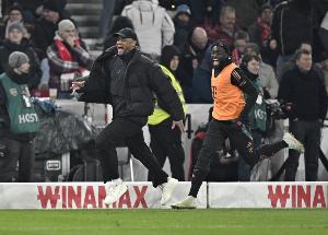 拜仁連續18場(chǎng)德甲比賽進(jìn)球2+，德甲歷史僅次于13-14賽季拜仁