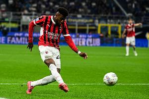 埃默森：在米蘭被談?wù)摫菴羅多但都是負面，若留隊不會(huì )是正確選擇