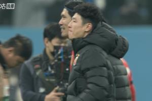 我們是冠軍！海港球員賽后抱成一團瘋狂慶祝，傷缺的武磊眼眶泛紅