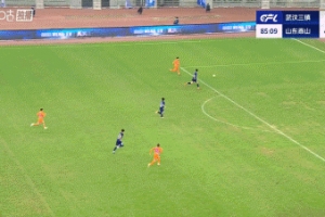 打花了！克雷桑第86分鐘推射再下一城，本場(chǎng)1射2傳，泰山5-1領(lǐng)先