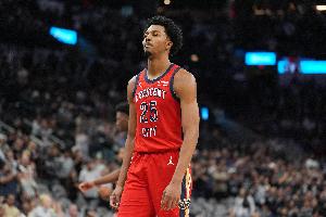 有些戲劇性！鵜鶘最后一攻墨菲三分不中 奎因再三分三不沾