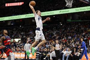 【菜鳥(niǎo)】弗拉格29分新高 樂(lè )福26分&6三分弒勇士 費爾斯奎因穩定