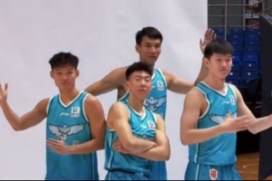 青島男團帥氣來(lái)襲！新賽季 我們來(lái)啦！